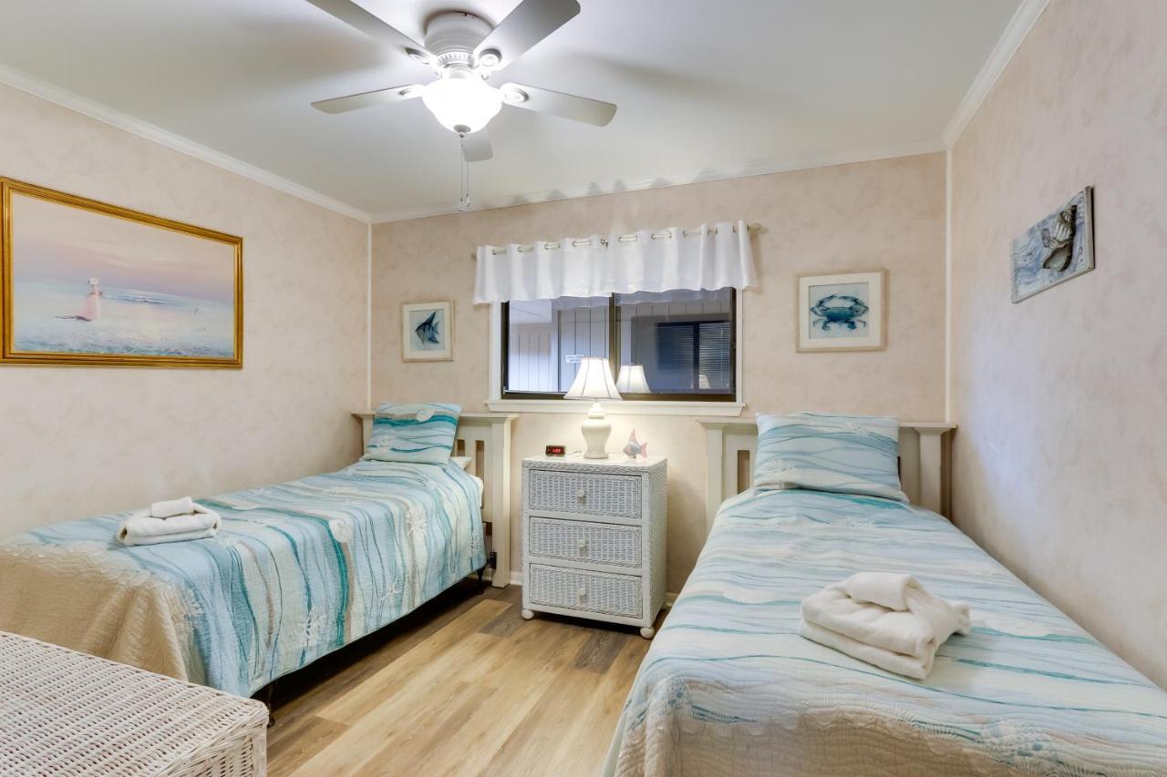 Hilton Head Condo With Balcony And Pool, Walk To Beach Hilton Head Island Exterior photo
